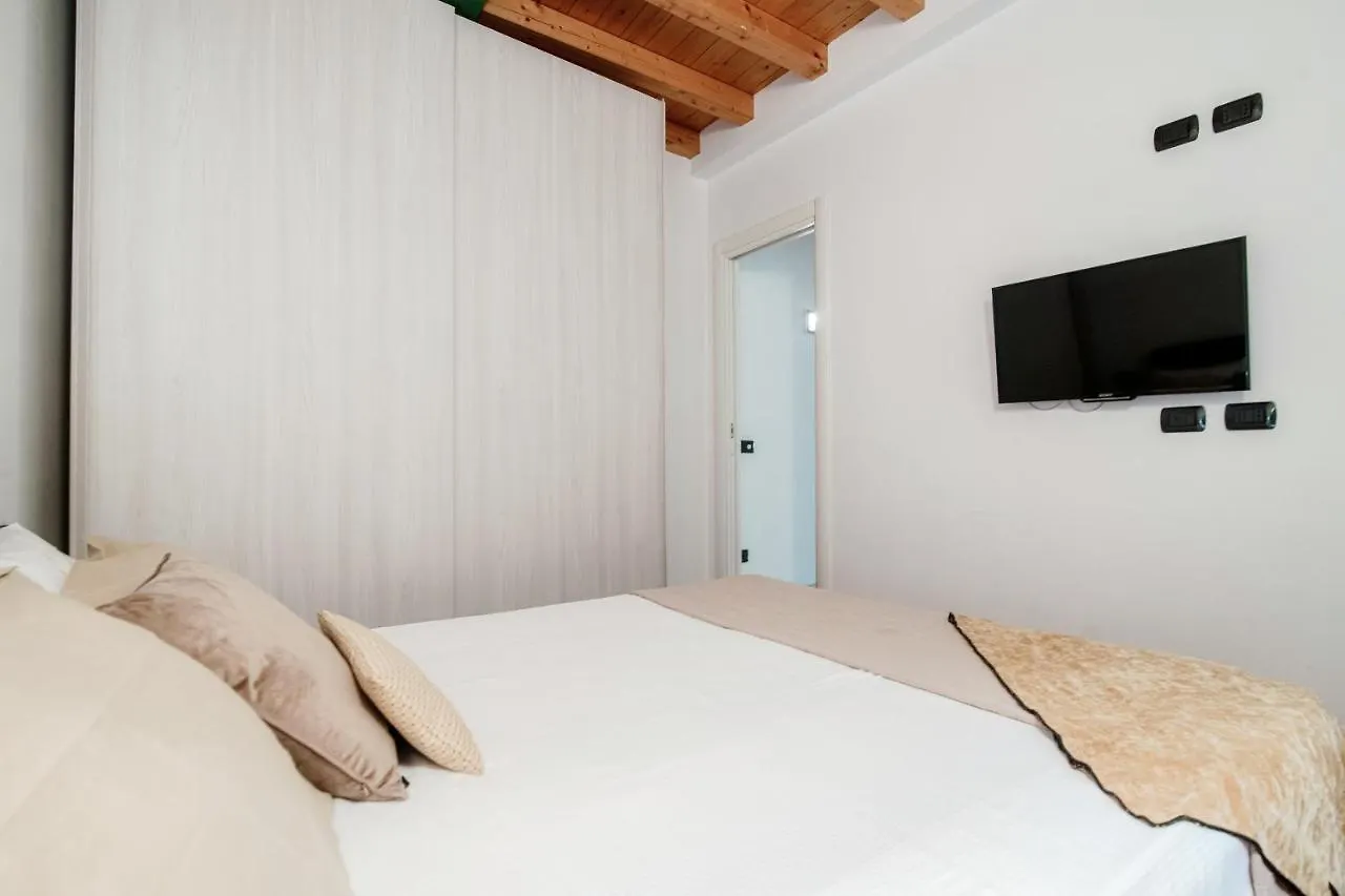 Appartamento Centro Storico Como 0*,  Italy